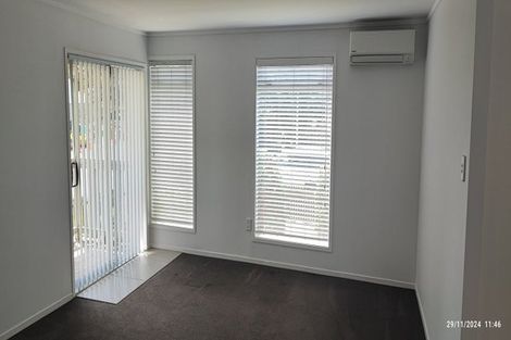 Photo of property in 1/1 Tomintoul Place, Highland Park, Auckland, 2010