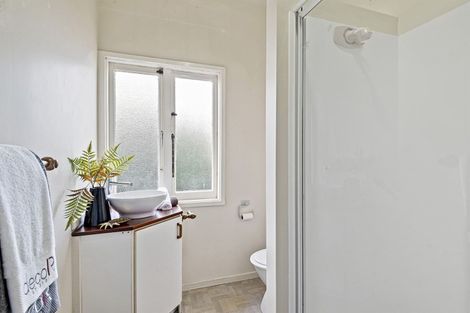 Photo of property in 13 Islington Avenue, New Lynn, Auckland, 0600