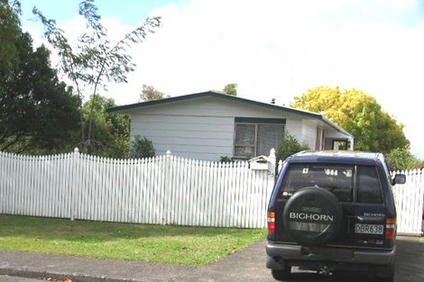 Photo of property in 25 Pipitea Place, Massey, Auckland, 0614
