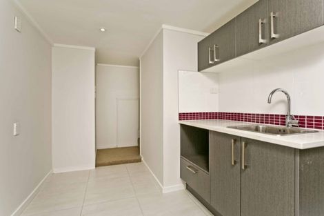 Photo of property in 1/115 Canongate Street, Birkdale, Auckland, 0626