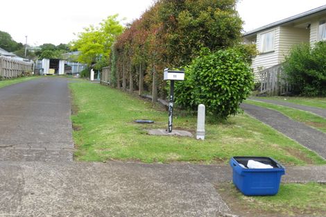Photo of property in 11 Henry Curd Terrace, Pukekohe, 2120