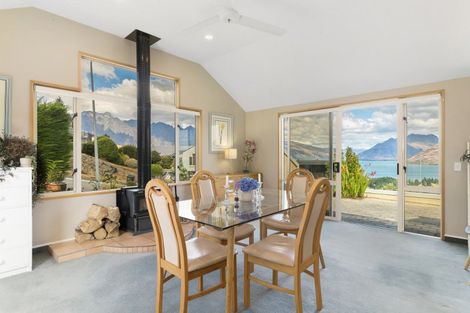 Photo of property in 5 Windsor Place, Queenstown, 9300