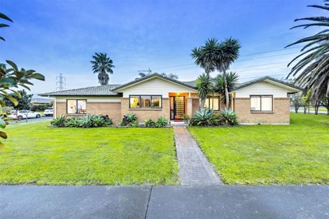 Photo of property in 1 Hawkley Close, Flat Bush, Auckland, 2019