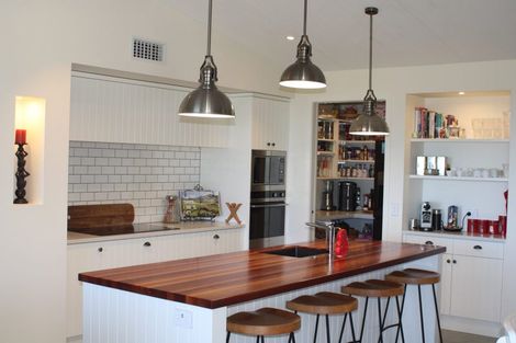 Photo of property in 204 Eskridge Drive, Eskdale, Napier, 4182