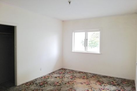 Photo of property in 22 Lowtherhurst Road, Massey, Auckland, 0614