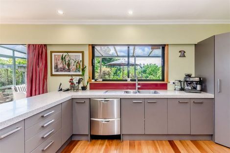 Photo of property in 27 Sweetman Avenue, Paraparaumu Beach, Paraparaumu, 5032