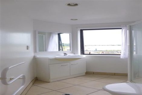 Photo of property in 3m/10 Crown Lynn Place, New Lynn, Auckland, 0600