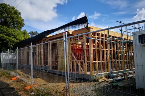 Photo of property in 11a Henderson Valley Road, Henderson, Auckland, 0612