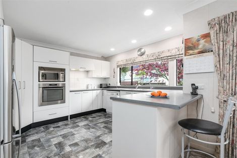 Photo of property in 59 Rhinevale Close, Henderson, Auckland, 0612