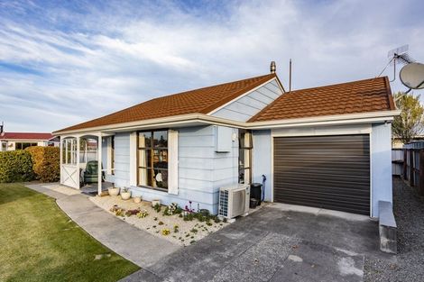 Photo of property in 4 Amberley Beach Road, Amberley, 7410