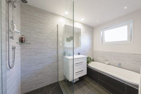 Photo of property in 5 Lodge Place, Ilam, Christchurch, 8041