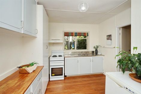 Photo of property in 36 Flinders Road, Heathcote Valley, Christchurch, 8022
