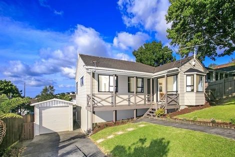 Photo of property in 15 Meadowood Drive, Unsworth Heights, Auckland, 0632