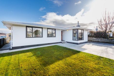 Photo of property in 37 Holdsworth Avenue, Milson, Palmerston North, 4414