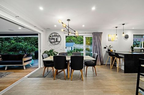 Photo of property in 23 Helleur Road, Massey, Auckland, 0614