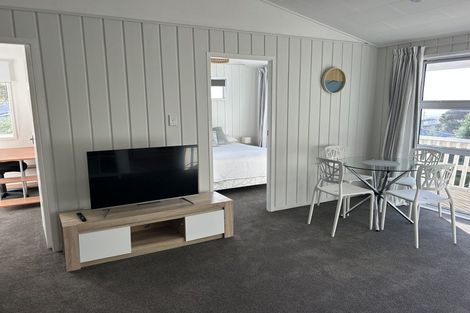 Photo of property in 14b Kahu Road, Paremata, Porirua, 5024