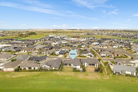 Photo of property in 35 Harding Drive, Papamoa Beach, Papamoa, 3118