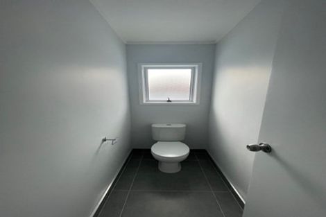 Photo of property in 40 Vodanovich Road, Te Atatu South, Auckland, 0610