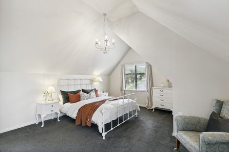 Photo of property in 125 Westchester Drive, Churton Park, Wellington, 6037