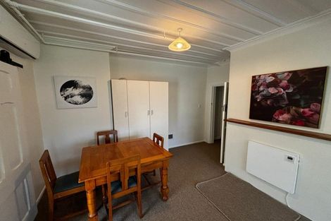 Photo of property in 5 Gilbert Street, New Plymouth, 4310