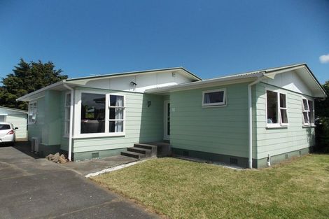 Photo of property in 16 Jackson Avenue, Highbury, Palmerston North, 4412