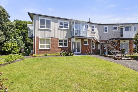 Photo of property in 4/53 Young Street, New Plymouth, 4310