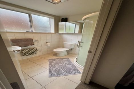Photo of property in 19 Castleford Street, Green Bay, Auckland, 0604