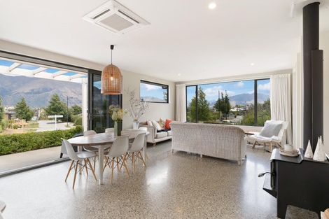 Photo of property in Kamahi Street, Wanaka, 9305