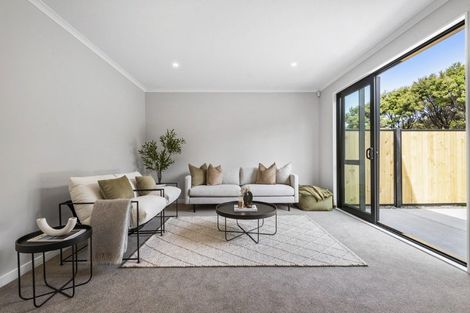 Photo of property in 32 Te Aniwaniwa Terrace, Albany, 0632