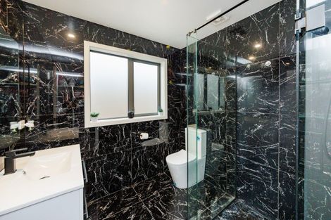 Photo of property in 12 Ivy Lane, Kelvin Grove, Palmerston North, 4414