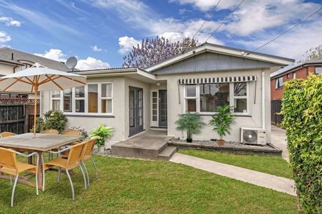 Photo of property in 24 Plynlimon Road, Fendalton, Christchurch, 8052