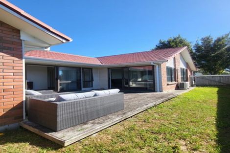 Photo of property in 33 Tarapiroe Avenue, Takanini, 2112