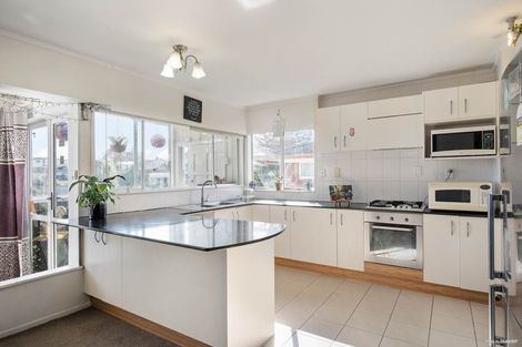 Photo of property in 13 Marriott Road, Pakuranga, Auckland, 2010