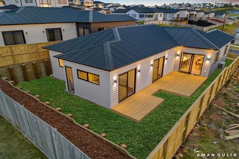 Photo of property in 6 Whakairo Crescent, Gulf Harbour, Whangaparaoa, 0930