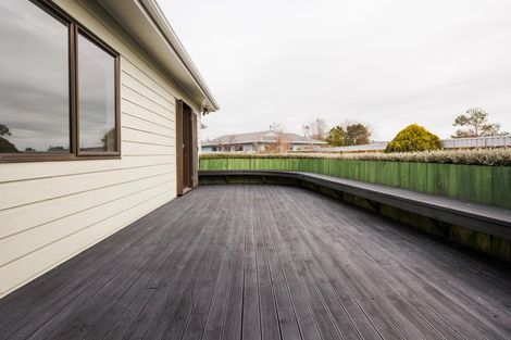 Photo of property in 26 Peppertree Glade, Kelvin Grove, Palmerston North, 4414
