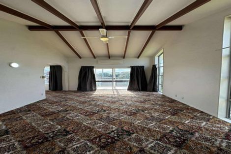 Photo of property in 17 Beeston Place, Redwood, Christchurch, 8051