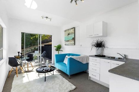 Photo of property in 3 Micawber Place, Mellons Bay, Auckland, 2014