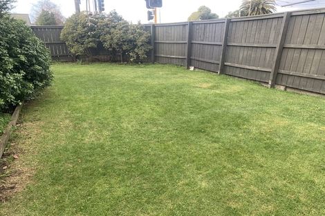 Photo of property in 105 Memorial Avenue, Burnside, Christchurch, 8053