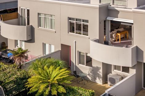 Photo of property in 6/29 Third Avenue, Tauranga, 3110