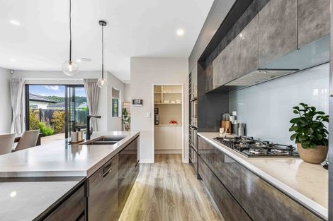 Photo of property in 16 Sir Lincoln Drive, Kumeu, 0810