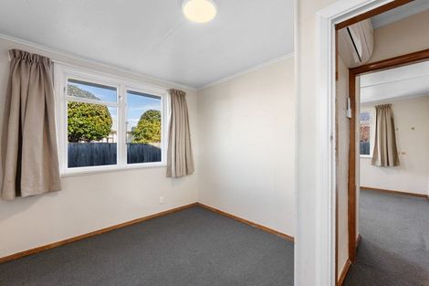 Photo of property in 23 Lambeth Crescent, Northcote, Christchurch, 8052