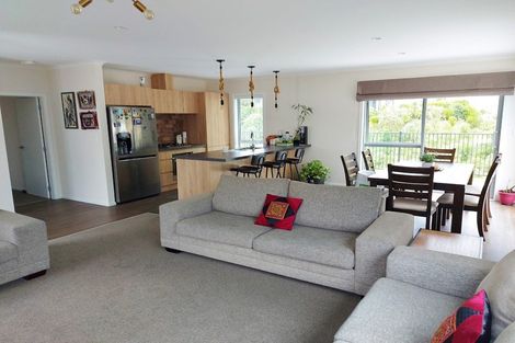 Photo of property in 175 Navigation Drive, Whitby, Porirua, 5024