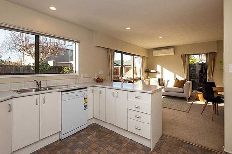 Photo of property in 11 Jamell Place, Avonhead, Christchurch, 8042