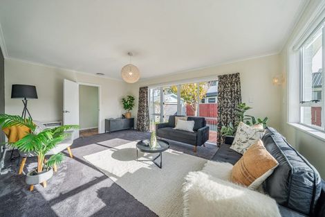 Photo of property in 13 Whirinaki Crescent, Heretaunga, Upper Hutt, 5018