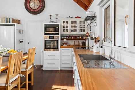 Photo of property in 4 Campbell Drive, Martinborough, 5711