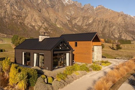 Photo of property in 4 Stockyard Lane, Jacks Point, Queenstown, 9371