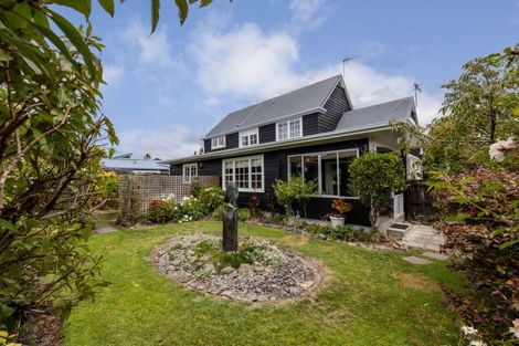 Photo of property in 43 James Cook Street, Havelock North, 4130