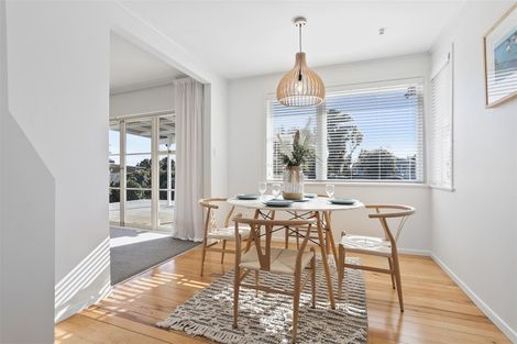 Photo of property in 3 Clinton Avenue, Te Atatu Peninsula, Auckland, 0610