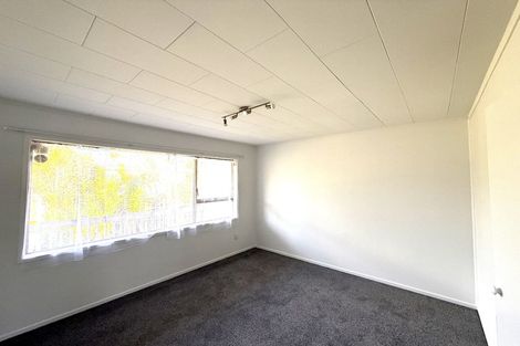 Photo of property in 2/47 Zita Maria Drive, Massey, Auckland, 0614