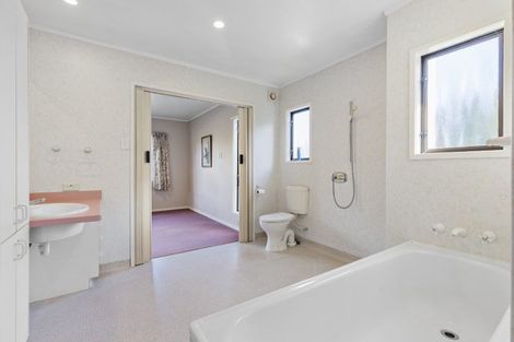 Photo of property in 106 Atawhai Road, Fitzherbert, Palmerston North, 4410